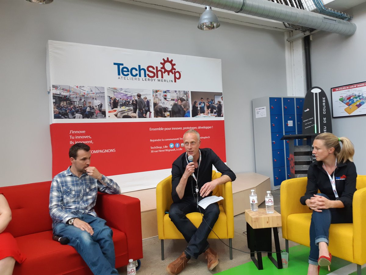 pietraszewski_l's tweet photo. Table ronde sur les nouveaux apprentissages @techshop_lille avec @CCIGrandLille et @adimaker_yncrea  ▶️ Des amphis inversés dès la première année de Droit pour apprendre autrement même à l'université  @FacultesUCLille #acteurdesaformation #innovationpédagogique https://t.co/TriWZI7Y9q