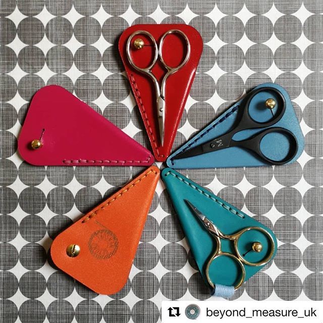 No sure how many of these have left the workshop since the start. I still love the way the look and function! #Repost @beyond_measure_uk with <a href="/get_repost/">Repost</a>
・・・
Teeny scissor cases are back in stock in all colours today. Matt from @awlco designed these … ift.tt/2wPRxsZ