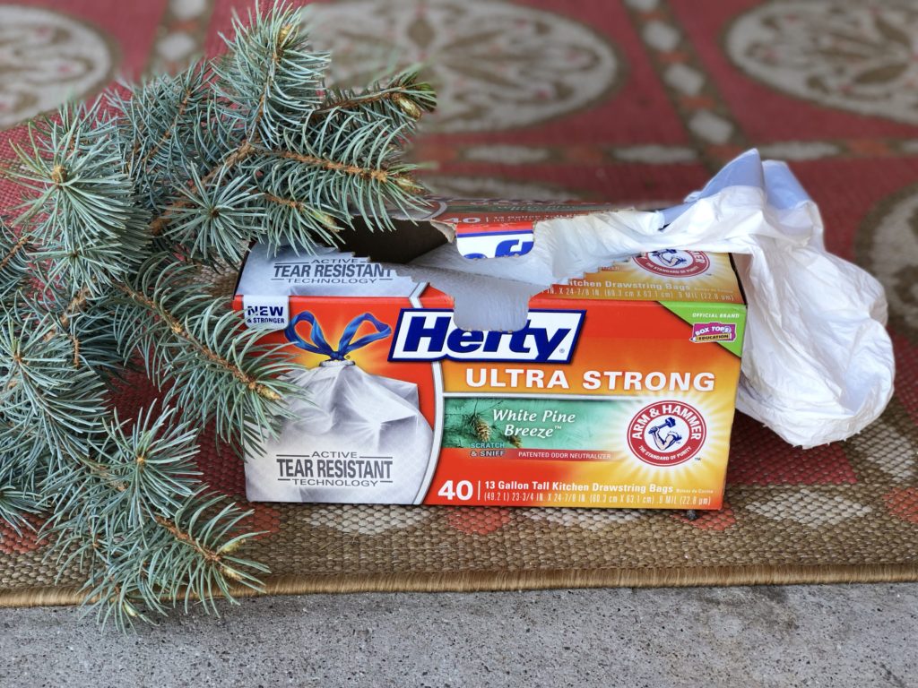 theloulougirls's tweet photo. We are celebrating the ultra strong women in our lives! Please join us! #HeftyPartner https://t.co/saiBBN9e4y #UltraStrongMom @Hefty https://t.co/XUN6kpQ2zW