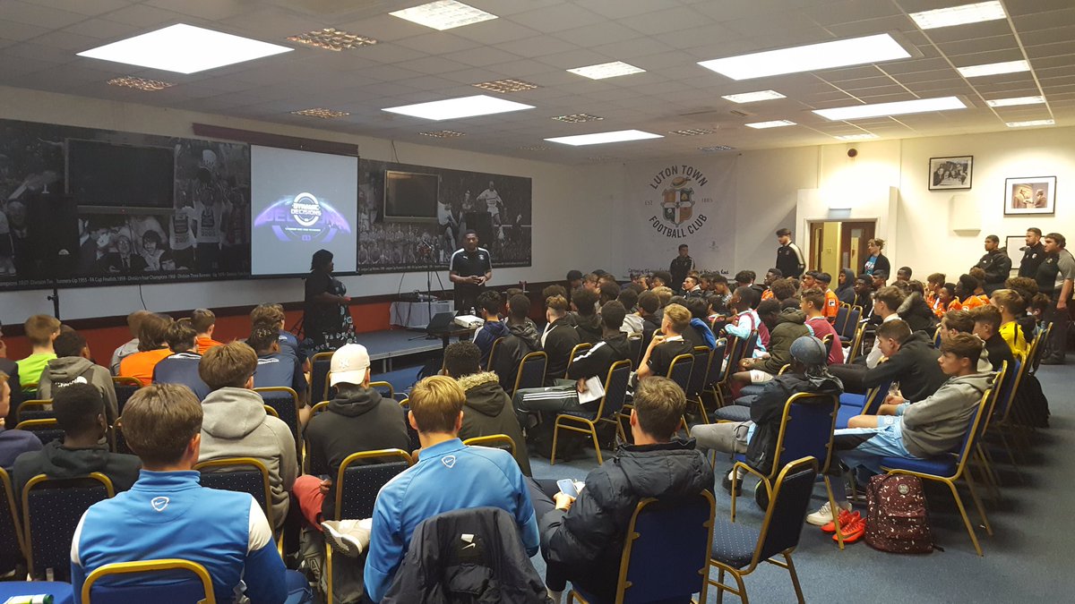 borofoundation's tweet image. We are at @LutonTown tonight for a @PLCommunities Kicks Tournament hosted by @LTFC_Community. We have all gathered for a knife crime workshop before we head out for some ⚽️

#SFCFKicks #PLKICKS