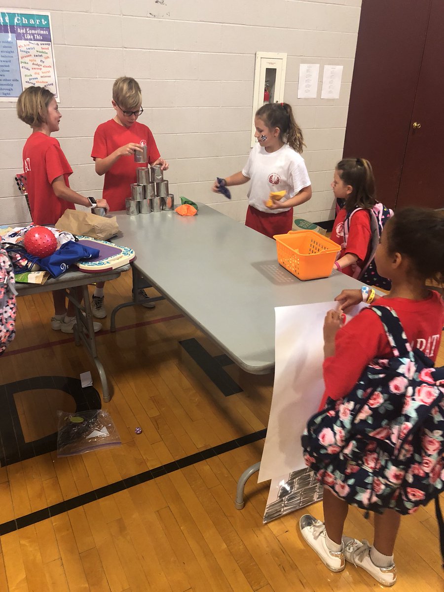 FabFourthClass's tweet photo. Mission Day fun at ASH! @ash1818 @FabFourthClass #froglaunch #throwdown #allaboutthemissions https://t.co/qvoKJ1R8Z5