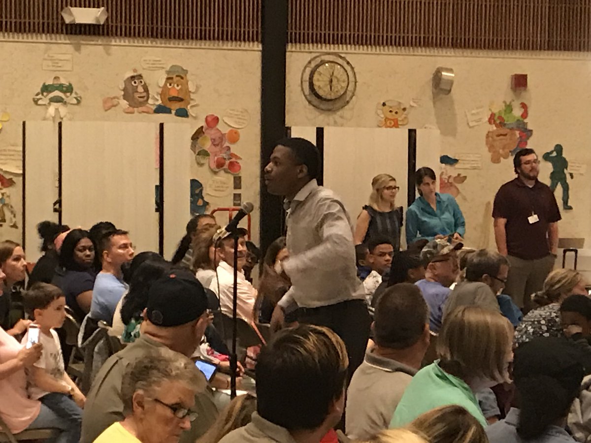 MBrowne_98's tweet photo. Wonderful Spring Concert Mr. Bratcher! The Kindergarten and Second Grade students were fantastic! The Glee Club was simply AWESOME! @MelissaFreistat @TJMillsWCPS https://t.co/K4Hq3aKa9F