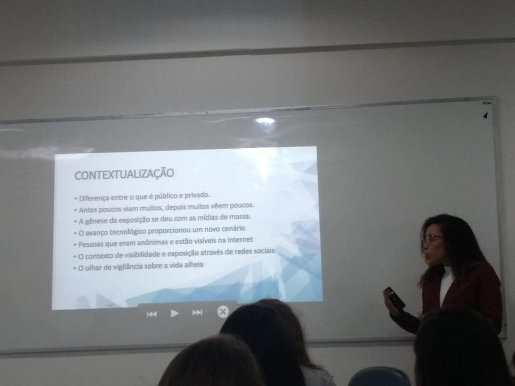 MultimidiaJF's tweet photo. Na sala 314,a aluna Juniely Batista de Oliveira,com o tema: "A visibilidade e o show do Eu"

#comunicaçãoétudo #comunicaçãoéeuevc https://t.co/9Yil6uMZa9
