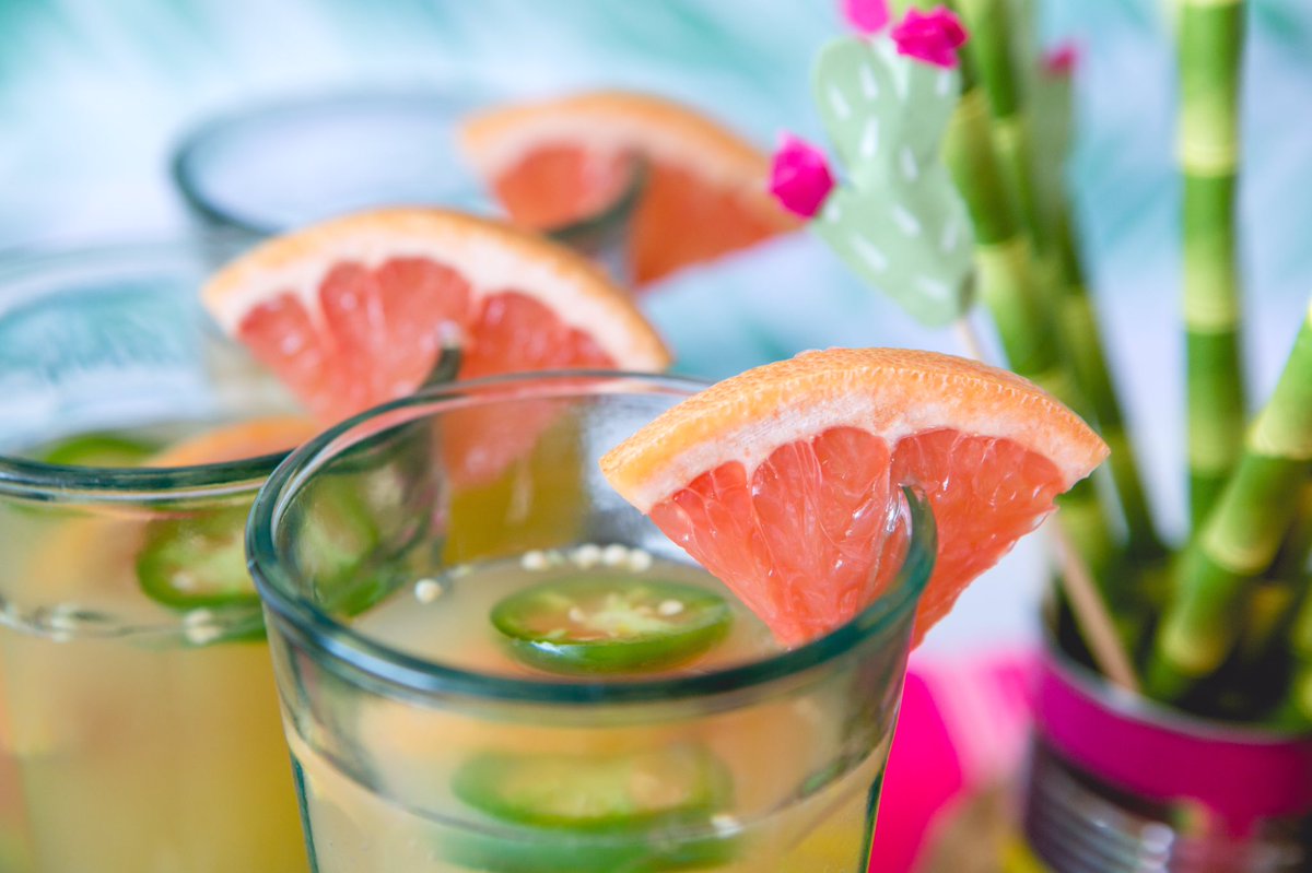 CoverdPhoto's tweet image. Friday = happy hour! #coverdphoto