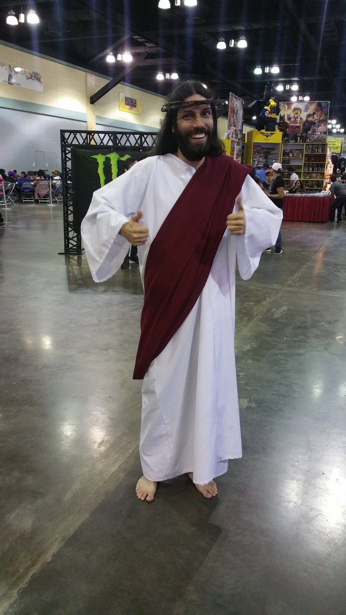 mediadrunks's tweet photo. Jesús les envia saludos y bendiciones desde el Puerto Rico Comic 2018.
#MediaDrunks
#PRCC18
#Jesus https://t.co/oxjN9qRbS0