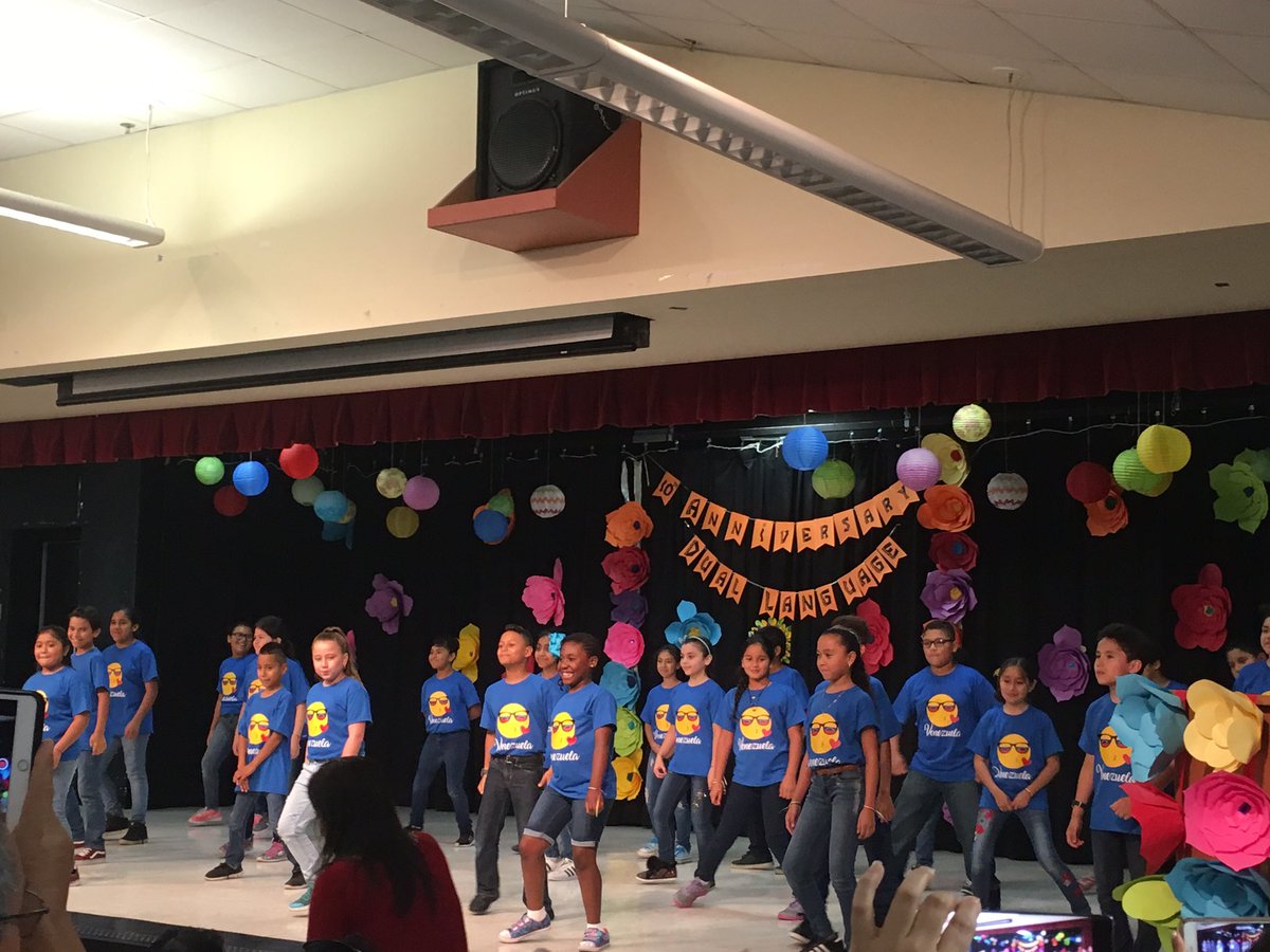 CarolinaTAbreu's tweet photo. Great parent turnout to celebrate culture @LibertyParkEl 10th Anniversary #DLschool @dahily_gonzalez @EsolPbc @lisa_capra #DLcoachpbc https://t.co/bzTtYl5t9m