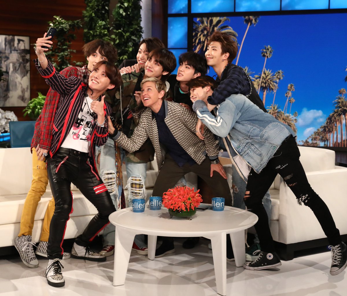 btsxpics's tweet photo. #IVoteBTSBBMAs @BTS_twt https://t.co/StPyJfppfs