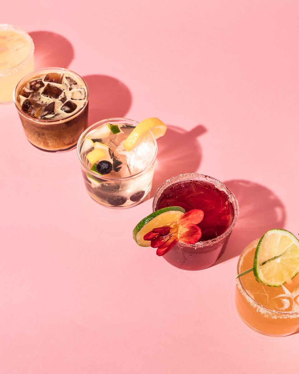 Virtuous_Pie's tweet photo. TGIF. Stop by and sip on our new #cocktails along with your brunch 'za this weekend! π₯πΈπΉ #BRUNCH HOURS: Weekends 10am-2:30pm #EatVirtuous #ThatPlantLife https://t.co/DlLJ6aiCGr