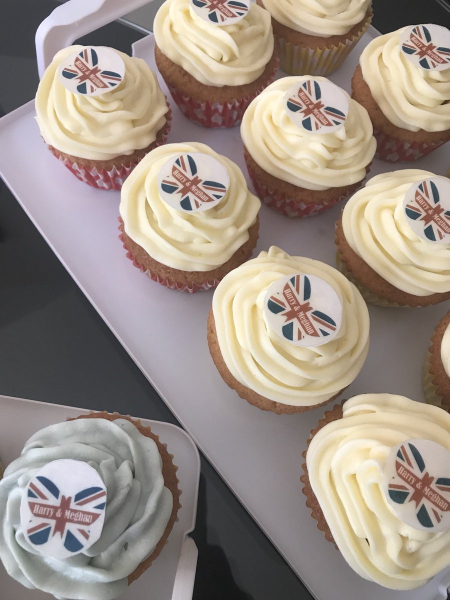 Early shift tomorrow & 32 cupcakes baked & iced ready for our patients to enjoy 😋 @Ward_4_Preston @LancsHospitals #RoyalWedding2018 #TeaParty #CelebratingTogether @CatherineSilco1 @tillyboss @KathrynJacko @debrake97329241 @sarahcu68504464 @jsnorthwest @KateClifford07
