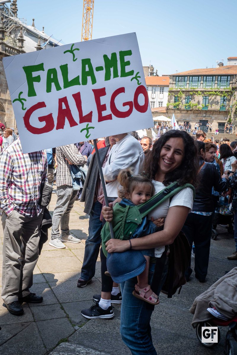 GZ_Foto's tweet photo. Xa podes acceder á nosa galería completa da manifestación de @QueremosGalego neste #DíaDasLetrasGalegas. #EnGalegoDíaADía! >> Vai: https://t.co/Coqffn2JtF

#queremosgalego https://t.co/gBB4txJN3L