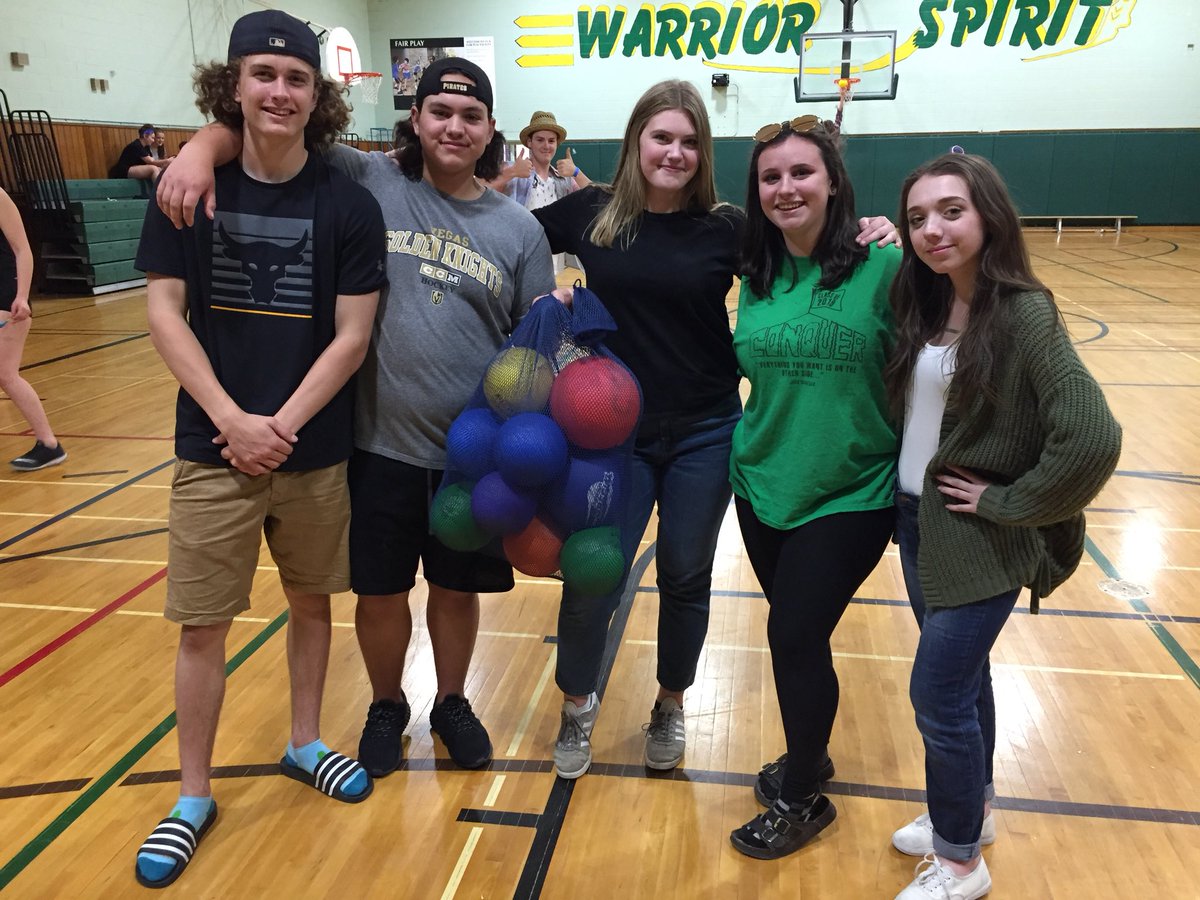 Jteachermann's tweet photo. Thank you to this @CayugaSecondary student leadership team for putting the dodgeball athletic fundraiser tournament together! Amazing job, leaders! https://t.co/LVGtxlGU0m