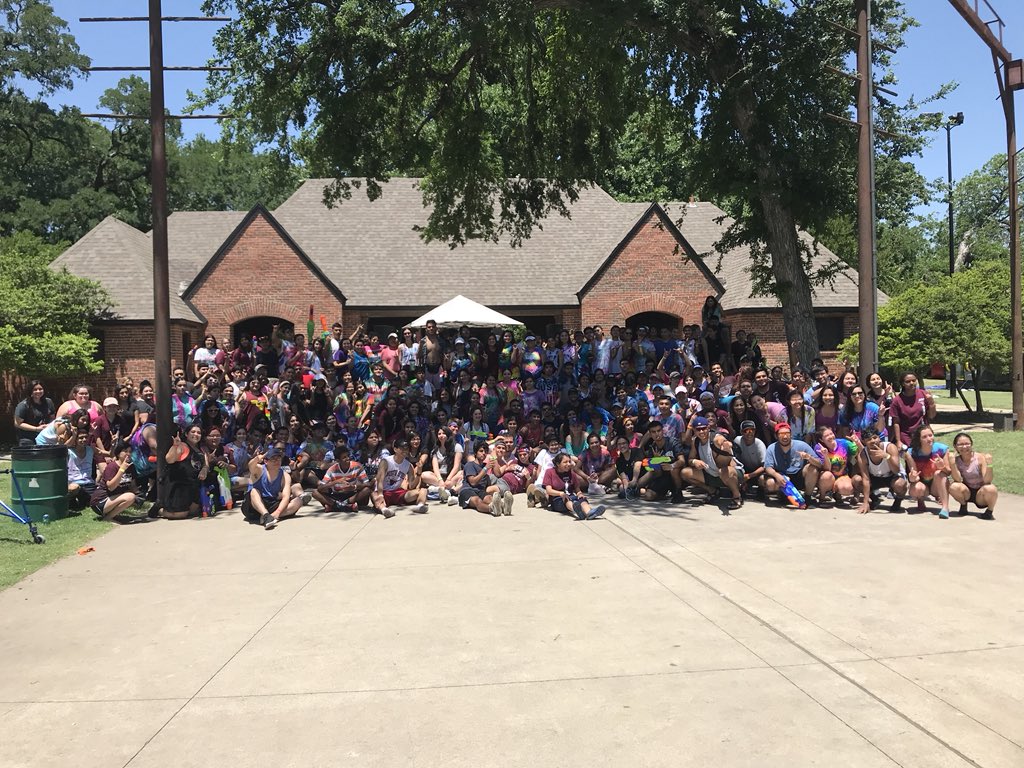 2018_ns's tweet image. SENIOR PICNIC 2018 WAS A BLAST!!! Now time for some pluckers!! Everyone meet up, all seniors are invited!!