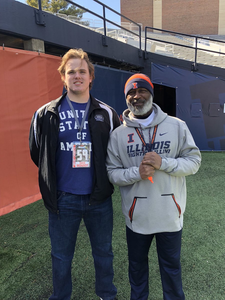 ohiodave7's tweet photo. Proud and excited to announce my first Big 10 offer from University of Illinois!!! https://t.co/YCTljziU9B