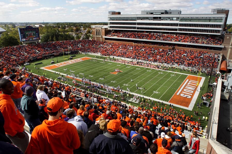 ohiodave7's tweet photo. Proud and excited to announce my first Big 10 offer from University of Illinois!!! https://t.co/YCTljziU9B