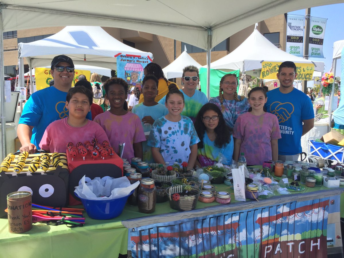 bkrayford1908's tweet photo. Congrats Parsons ES on your successful school garden project. Visit their booth at the @GreenOurPlanet2 and @ClarkCountySch Farmers Market #CCSDAchieves #partnershipmatters #environmentalownership #AKATTOLV https://t.co/UMJROHBaPl