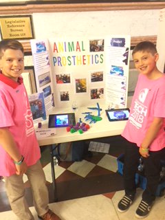 ISBEnews's tweet photo. #FlashbackFriday Students and teachers from across the state demonstrated the important role of technology in their classrooms at #ILTECH2018 last week at the Illinois State Capitol! https://t.co/JRLmk7odQB