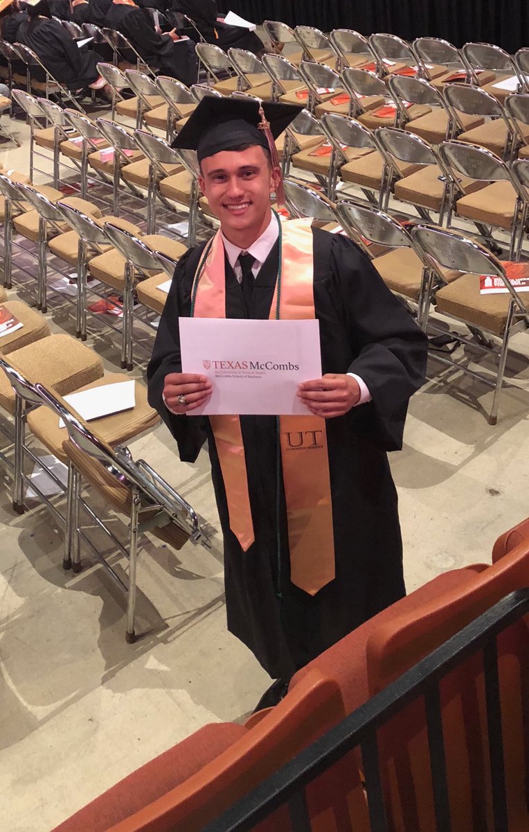jmcdonough33's tweet photo. Congrats Brenden on BBA grad from UT-Austin (McCombs)! @UTexasMcCombs @UTexasBBA hookem https://t.co/C4UgVFwsbv