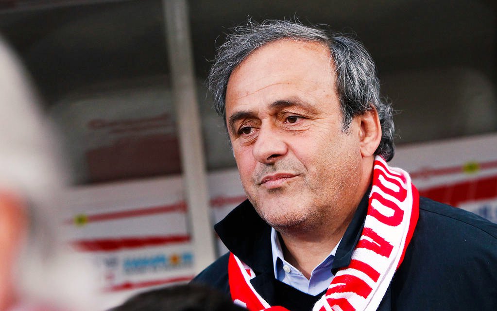 Platini assume manipulação no sorteio do Mundial 1998 para que a final fosse entre França e Brasil bit.ly/2KA4MzW