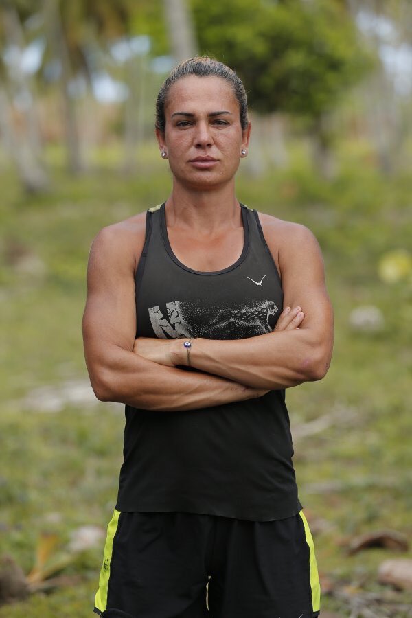 SedatRabbim's tweet photo. KİMİ DESTEKLİYORSUNUZ?

🔵Nagihan Karadere - BEGEN
🔴Sema Aydemir - RETWEET

#Survivor2018 #Survivor https://t.co/AVH4X1To7i