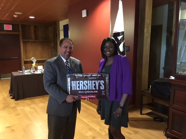PA_ASIS_079's tweet photo. Chapter Chair @JSancenito presents a @Hersheys Bar to Valerie Pritchet of @abc27News #WePayOurSpeakersInChocolate! https://t.co/PBZwbFt85P