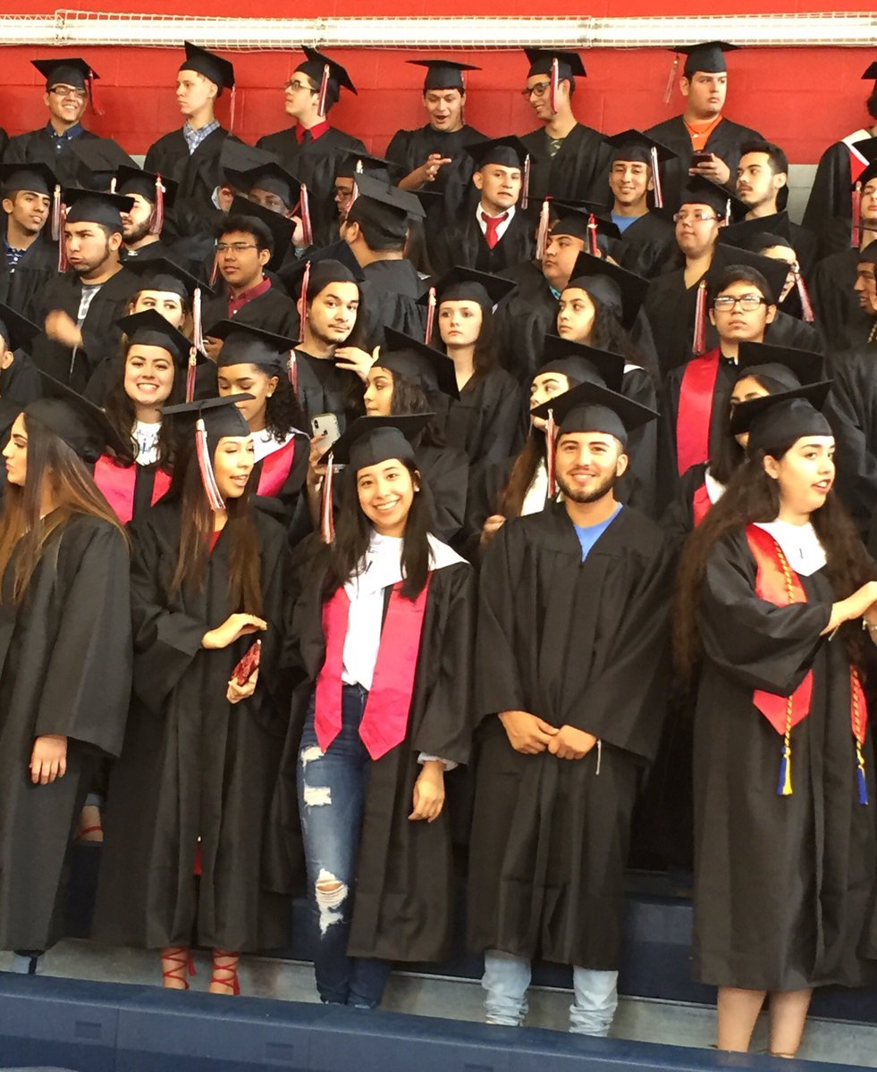 NISDStevensGT's tweet photo. Graduation season underway!! #co2018 #stevensinspired https://t.co/hneUn9YRg7