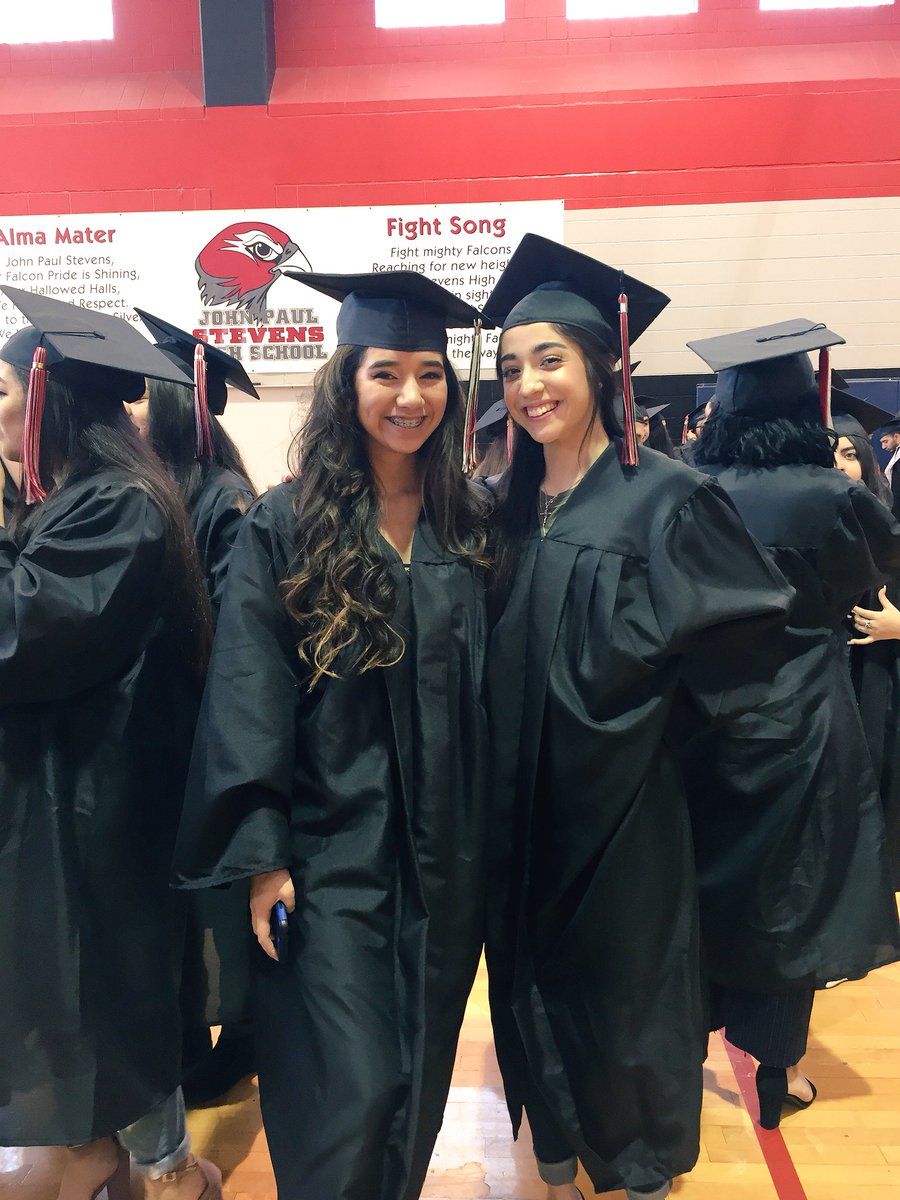 NISDStevensGT's tweet photo. Graduation season underway!! #co2018 #stevensinspired https://t.co/hneUn9YRg7