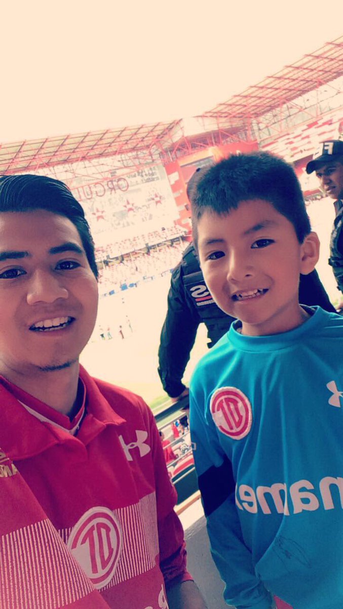 TrinickInesp's tweet photo. @TolucaFC @UnderArmourMx #IWILL Después que gane o pierda prometo comprarle su #AbonoDiablo a mi hermanito para que siga disfrutando del mejor equipo de todo médico, También prometo entregarles el tema #Gol De mi Autoría para el soundTrack de #Gol4 @SantiMunezz141 ❤️😈🙈 https://t.co/BOhbn5sMOv