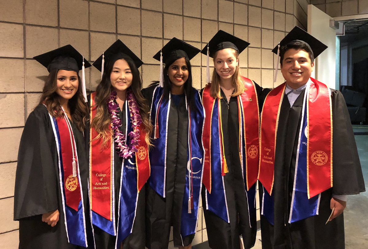 chueyee15's tweet photo. .@TheCollegian graduates are about to walk the @savemartcenter stage for the @FresnoStateCAH graduation๐๐๐ https://t.co/HunW1cmyhe