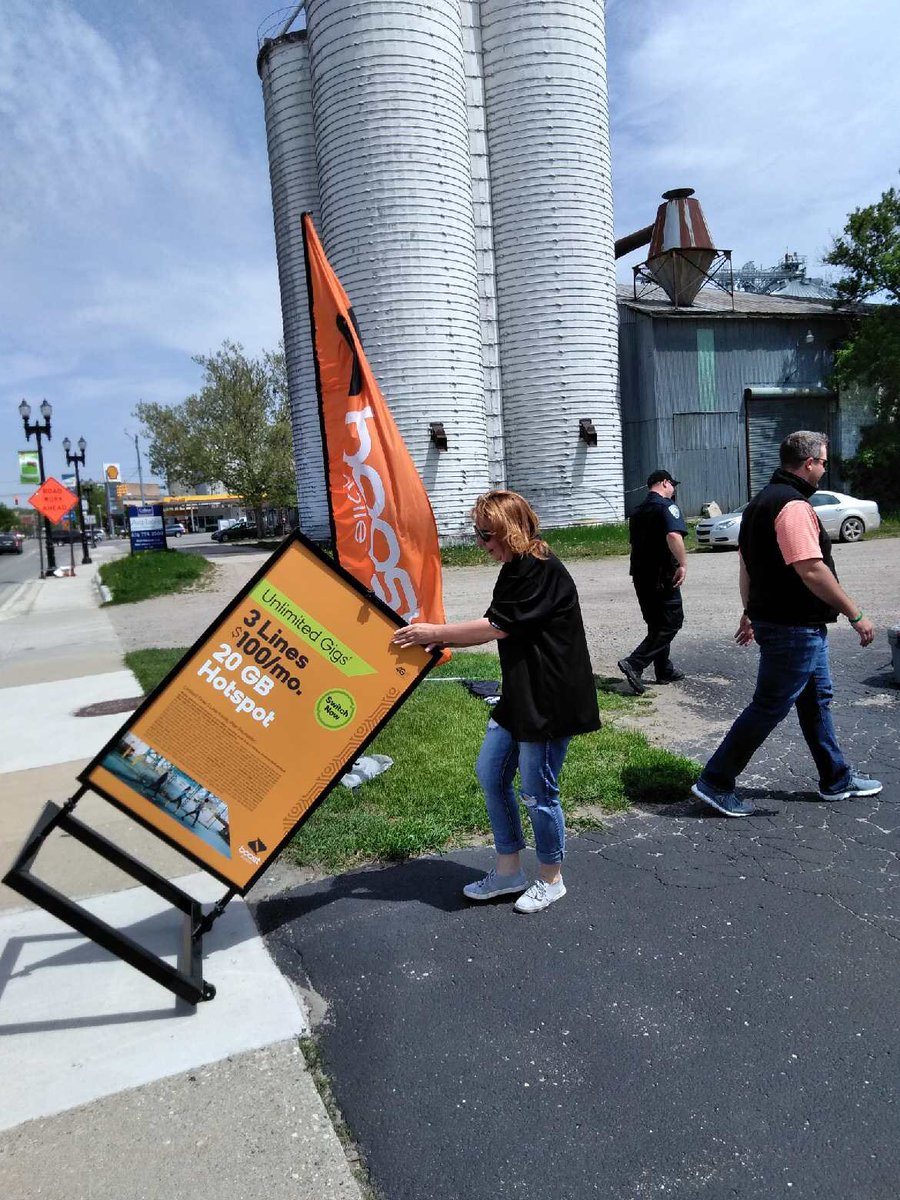 acseekell's tweet image. Local law enforcement tag-teaming #OwningTheMile with Team #PayAndGo ! @ad_wagon @MarcecoMike @airpage2001 @marcecojosh @Dminar68 @MarcecoSales @MarcecoLesly @Kim_Marceco @tonywagner29 @Jeff_Mosbauer