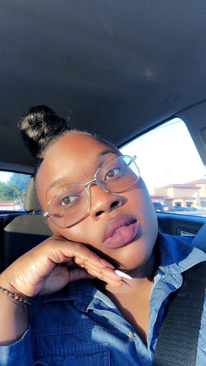 ComingForYoNeck's tweet photo. Natural Glow ✨ #ClearSkinTwitter #Melanin #OnlyLipstick #Queen👑 https://t.co/EcltFsDbNo