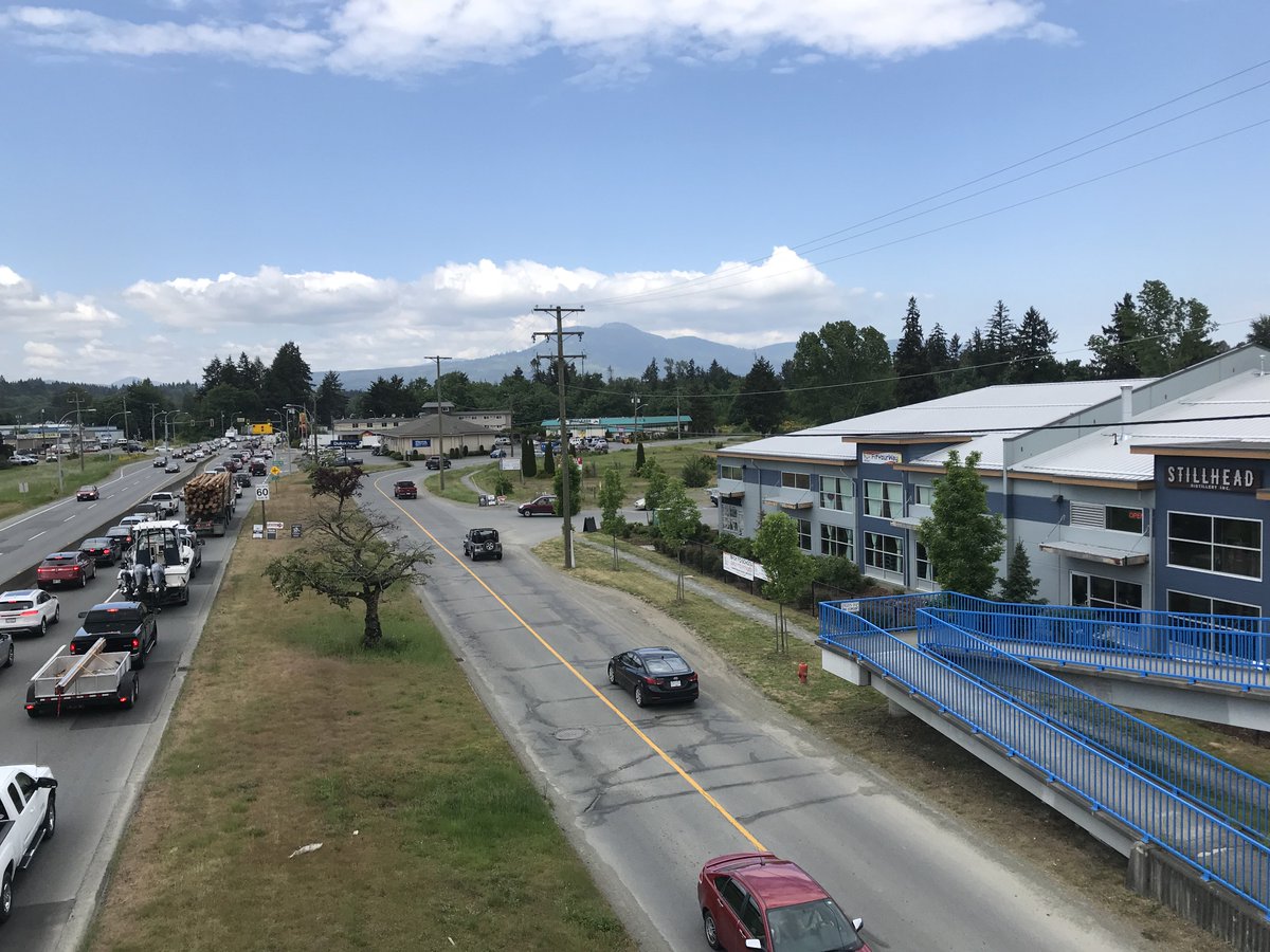 StillheadDstlry's tweet photo. Heading up #island for the long #weekend? Wave at our still if you go by!  

We've got #gin, #vodka, Rootside Provisions tonic, ginger beer, RV parking and washrooms!

Also #beer and #tacos next door! Happy Victoria day! https://t.co/oYHG7LSh2E