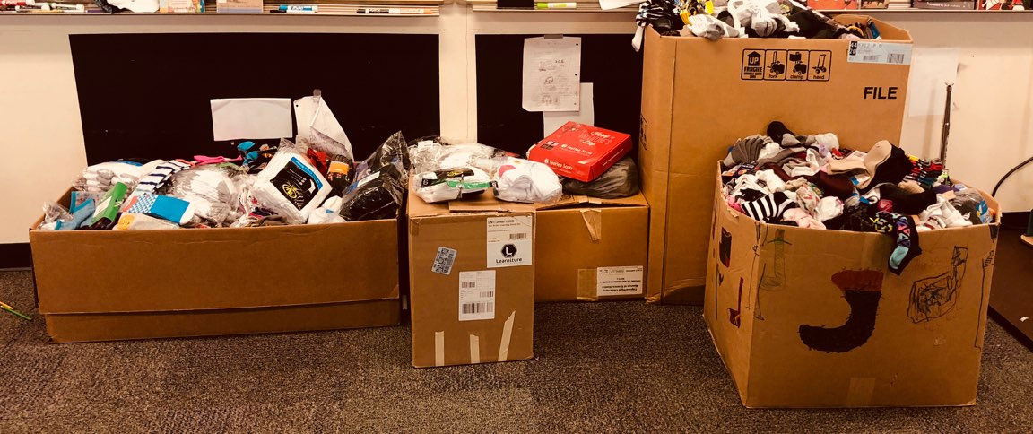 Perry Harrison students bought in over 6,000 pounds of socks for the homeless!  Thank you to Ms. @VelasPerryHarri for leading this important student service project.