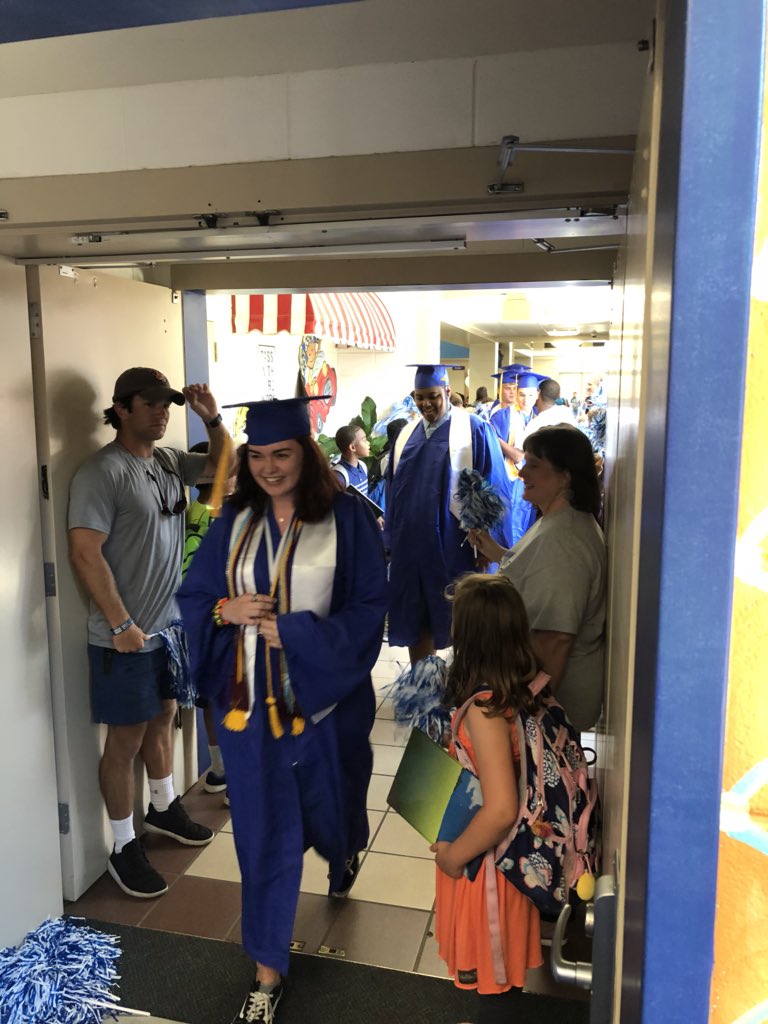 chevronhiggins's tweet photo. Ogletree celebration for 2018 AHS graduates. #CelebrateAuburn #oesallstars https://t.co/4ztTOGLMks