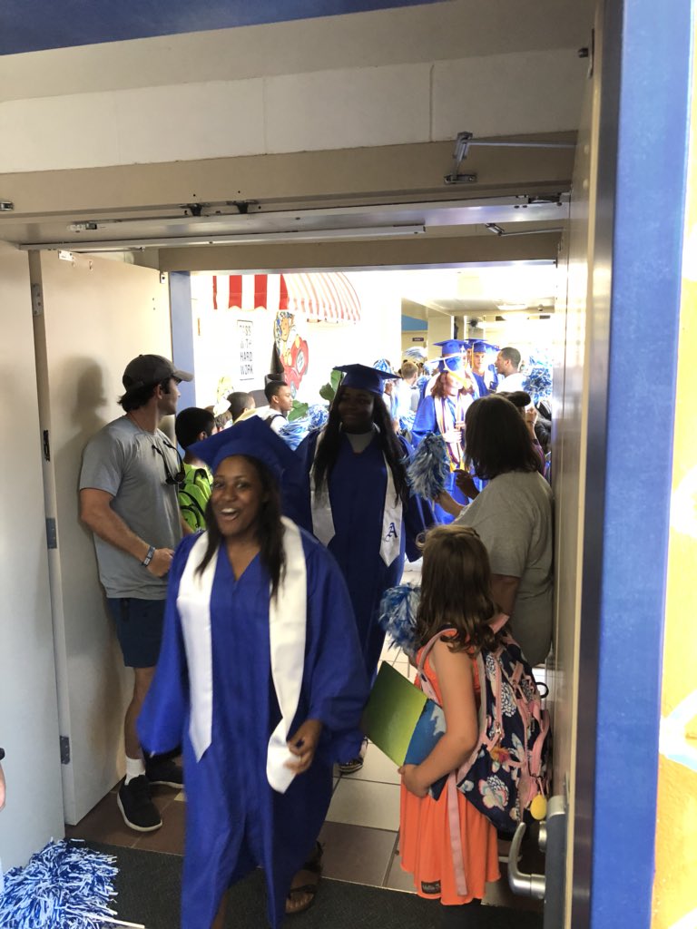 chevronhiggins's tweet photo. Ogletree celebration for 2018 AHS graduates. #CelebrateAuburn #oesallstars https://t.co/4ztTOGLMks