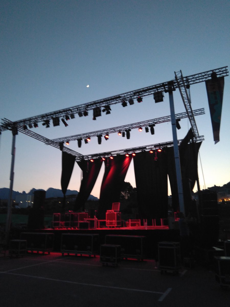 NyesproRock's tweet photo. #GanesdeConcert #NyesproRock gratuït https://t.co/2QJshxEkvQ