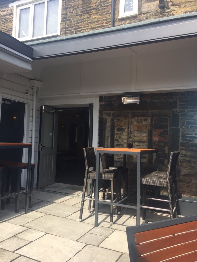 BeechcroftBMS's tweet photo. Handover today at The Waggon, Milnrow new outside/in area ready to celebrate the #RoyalWedding2018 for @MarstonsPLC https://t.co/FejyG8vHo3