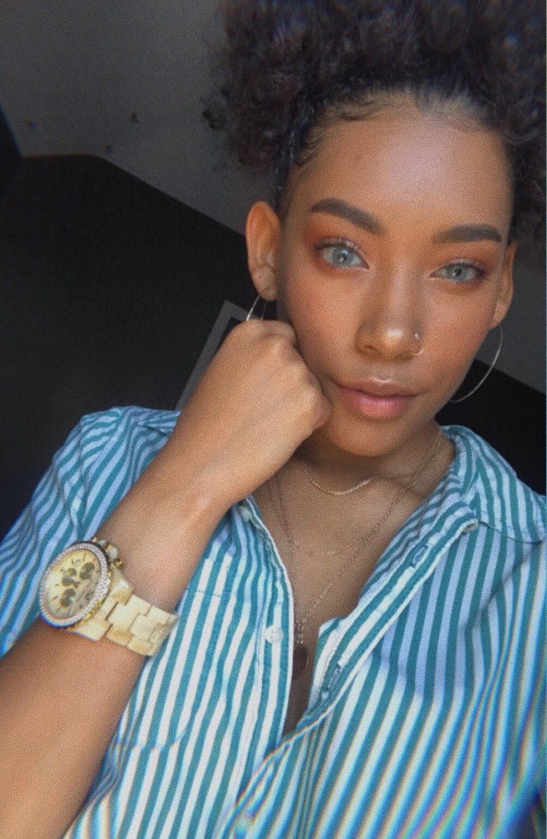 kiaraadshaay's tweet photo. Cancer SZN is almost here 👀✨ https://t.co/eJliFh0cxw