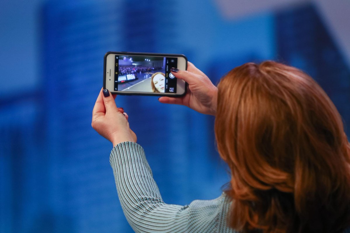 EllucianInc's tweet photo. Share your #elive18 AH-HA moment for a chance to WIN a full conference registration to #elive19. Don’t forget to tag your post with #elive18! We happen to LOVE this selfie by our CMO @jackieyeaney https://t.co/TjsXEnIp4e