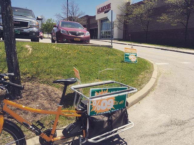 #marigoldvt dis some work with me today, scooping up illegal signs in Williston. What, you think they just disappear all by themselves? A bike is a great solution for this kind of work- nimble, easy to stop and go again quickly, efficient. Going to be sad to have to give it …