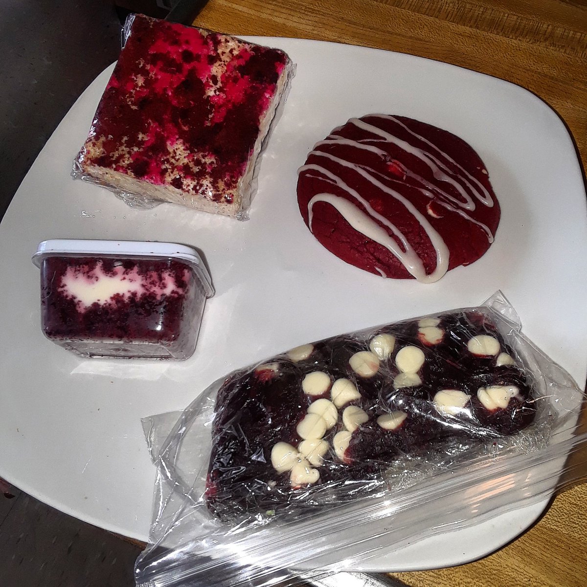 hennable's tweet image. It's red velvet week!
#Hennables