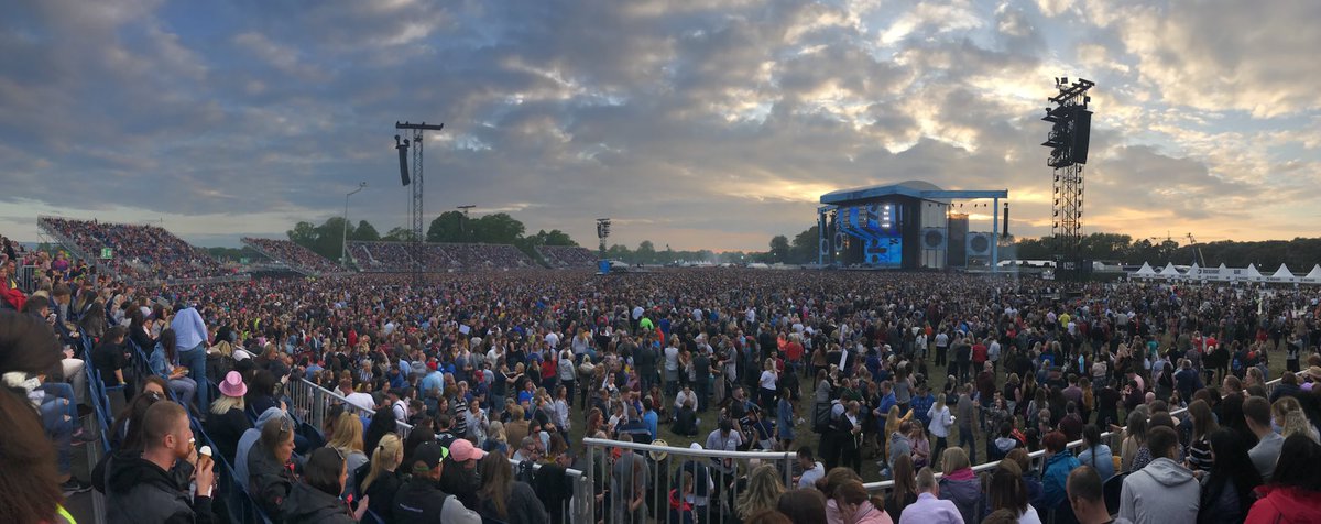 shivkelli's tweet photo. Edster has just taken the stage here in Phoenix Park #EdDublin #EdSheeran #EdIrishTour https://t.co/BcPDRUnAzW