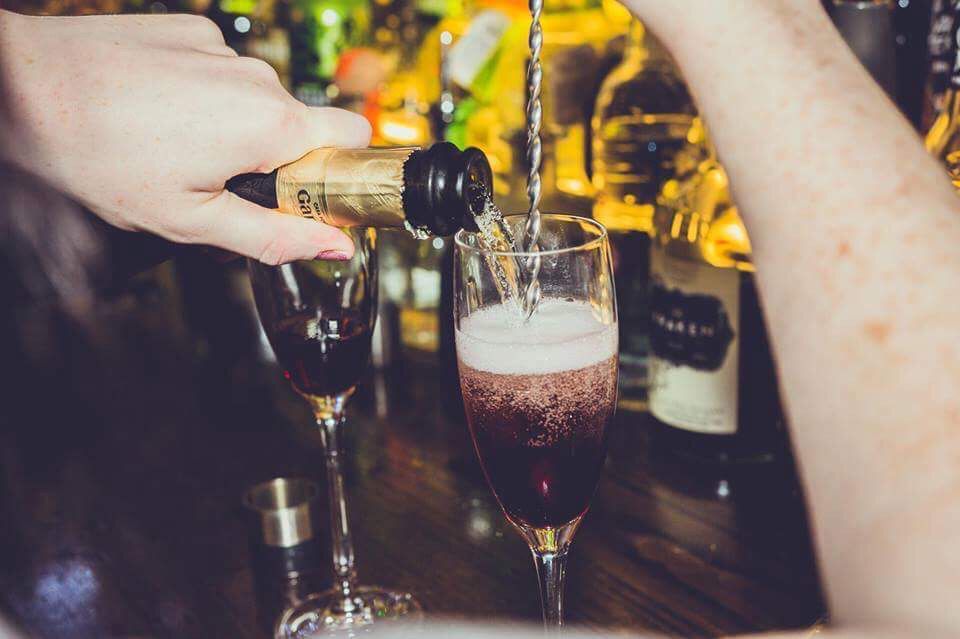 Are you a #ProseccoLover? 

Why not enjoy a #ChambordRoyal in preparation for the #RoyalWedding tomorrow?

#DailyDeals  #Prosecco