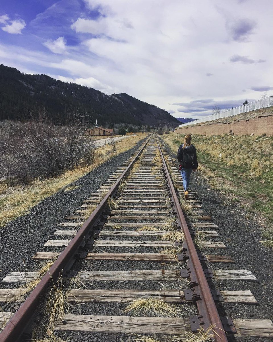 vailvalleyco's tweet photo. It feels good to be lost in the right direction. #Avon I Photo: patovillalonga https://t.co/a0C739DqeW