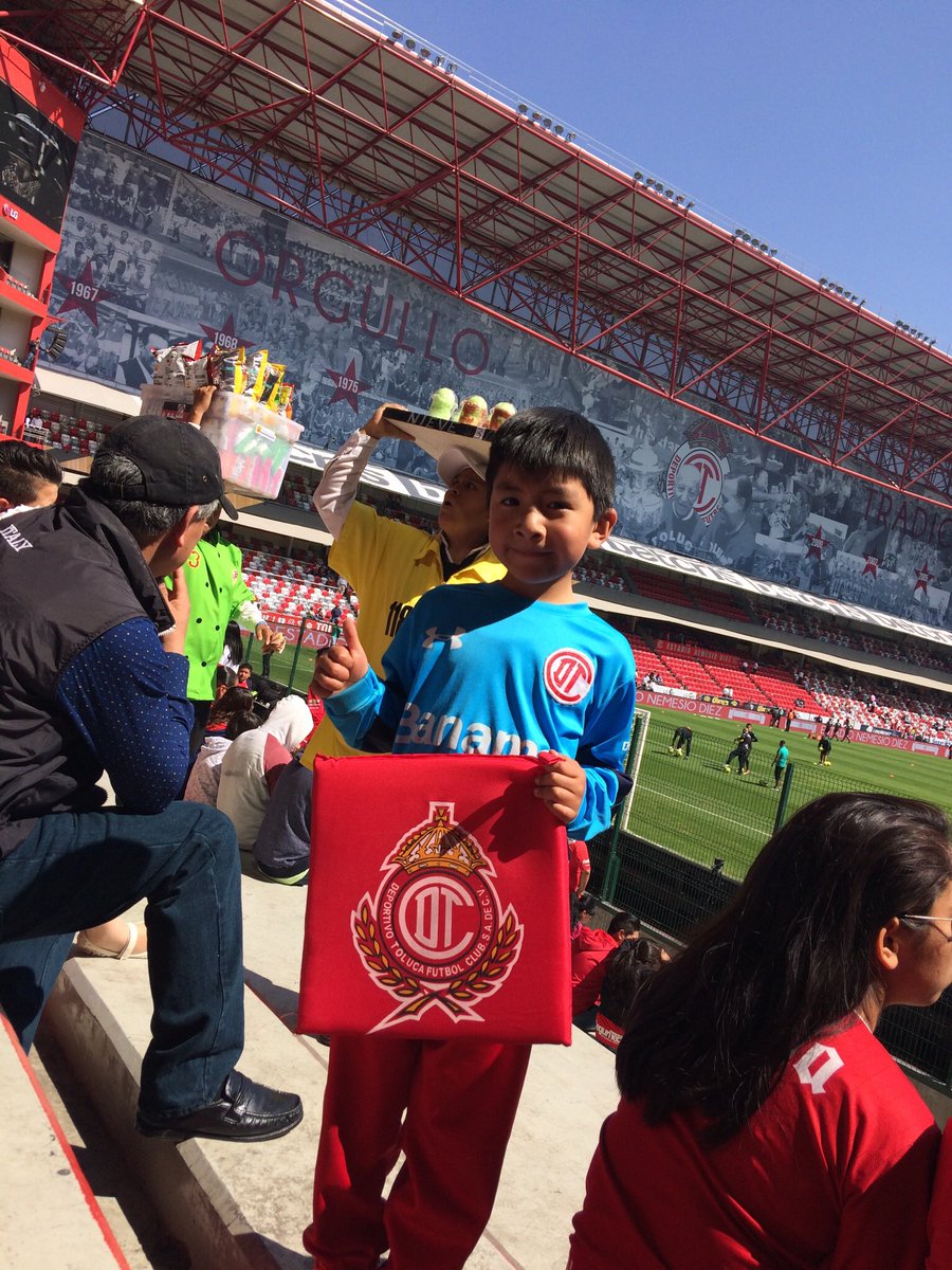 TrinickInesp's tweet photo. @UnderArmourMx @TolucaFC @TolucaFC @UnderArmourMx #IWILL Después que gane o pierda prometo comprarle su #AbonoDiablo a mi hermanito para que siga disfrutando del mejor equipo de todo médico, También prometo entregarles el tema #Gol De mi Autoría para el soundTrack de #Gol4 @SantiMunezz141 ❤️😈🙈 https://t.co/NrGq7I4q1F