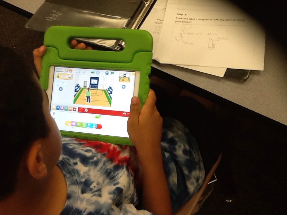 ReneeLWhite5's tweet photo. Much more great research was done today w #kiddle &amp; #kidrex for #geniushour . Other Ss experimented w @ScratchJr &amp; kept track of what commands which buttons do, while others began to brainstorm new wonder questions. #lpeswake https://t.co/1jLL4lmW1e