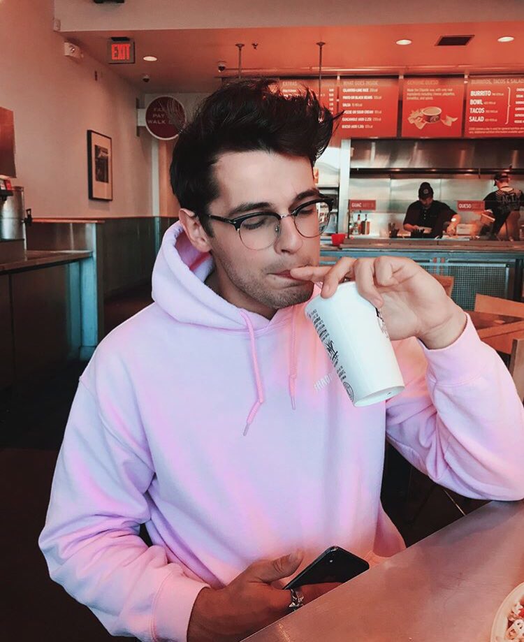 spadewtg's tweet photo. Chipotle date with Shannon https://t.co/QifPFCPElr