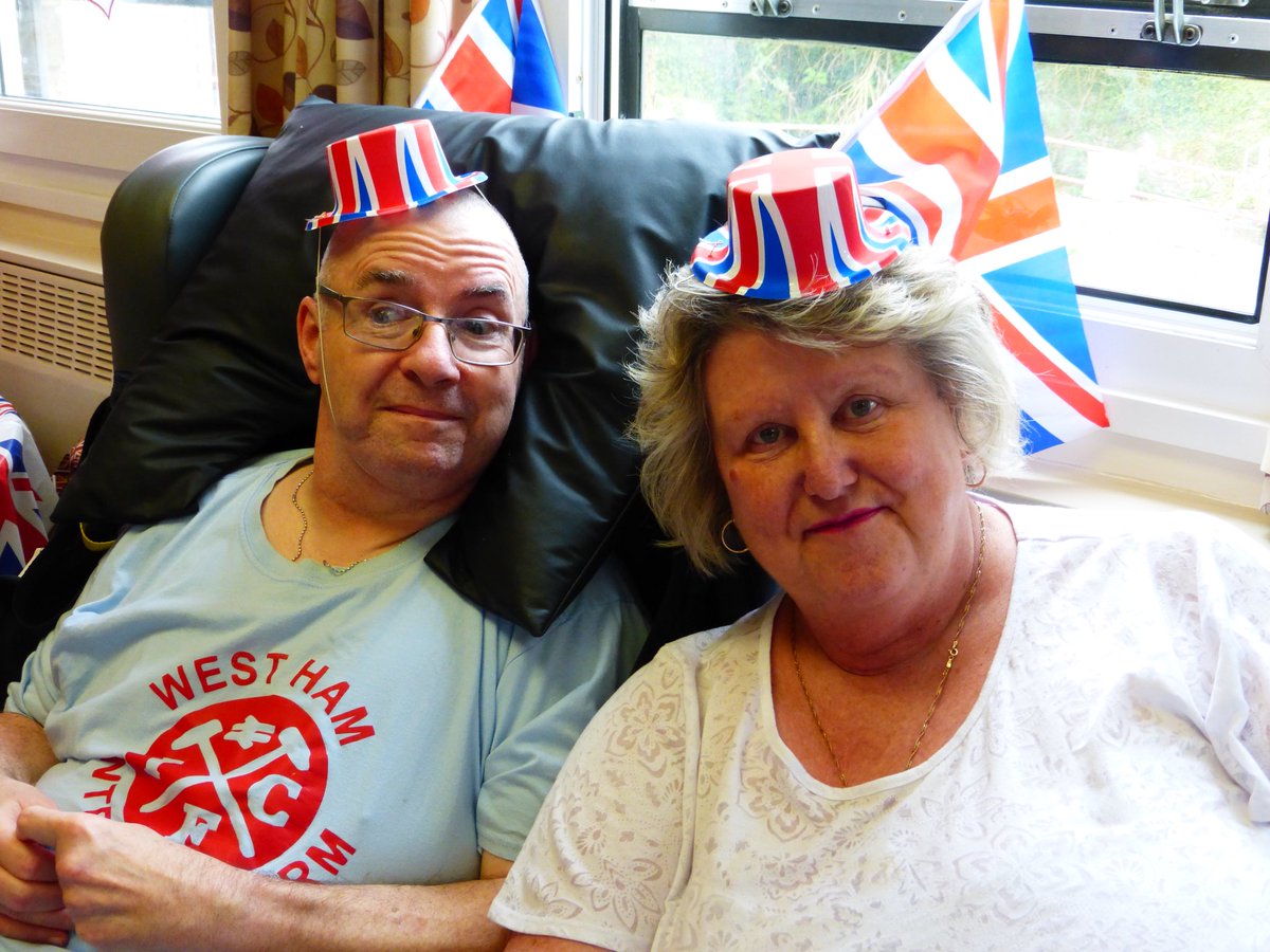 HPhillipsRMN's tweet photo. #sycamoreward #RoyalWedding2018 #celebration #failurefree @AneurinBevanUHB @JohnCampaign @Paulle67 @emmajayne_96_ @VickiRichards https://t.co/4M4MTKRhrX