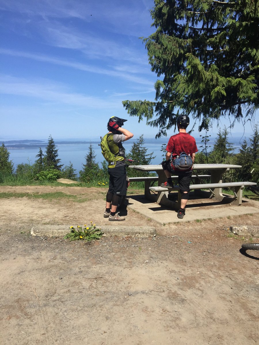 SkagitCycle's tweet image. The views on Chuckanut never disappoint.