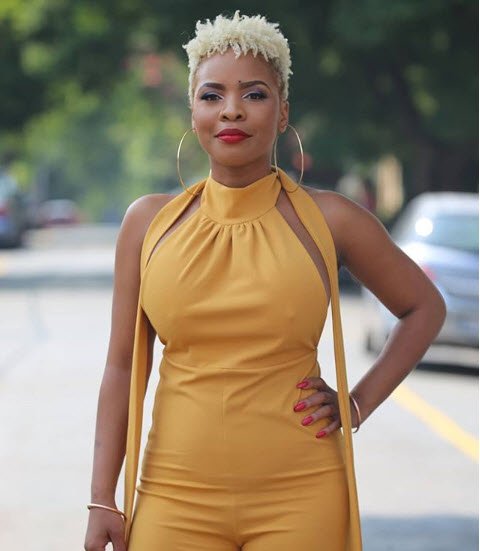 Mzansi_Shakers's tweet photo. Lets take a moment and SALUTE @MasechabaNdlovu for what she did today.

What a Woman, What a Warrior . . . Your actions should be applauded. Thank You 🙌🏾👏🏾

#BabesWodumo #Mampintsha https://t.co/08sMMw4298