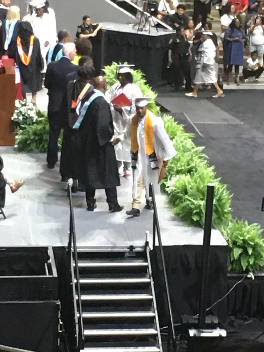 AERoborunners's tweet photo. We would like to wish our 2018 Team Captain well in his future endeavors! We love you Dafala! ❤️🎓💙 #omgrobots #firstalum #classif2018 https://t.co/lH0UUignKf